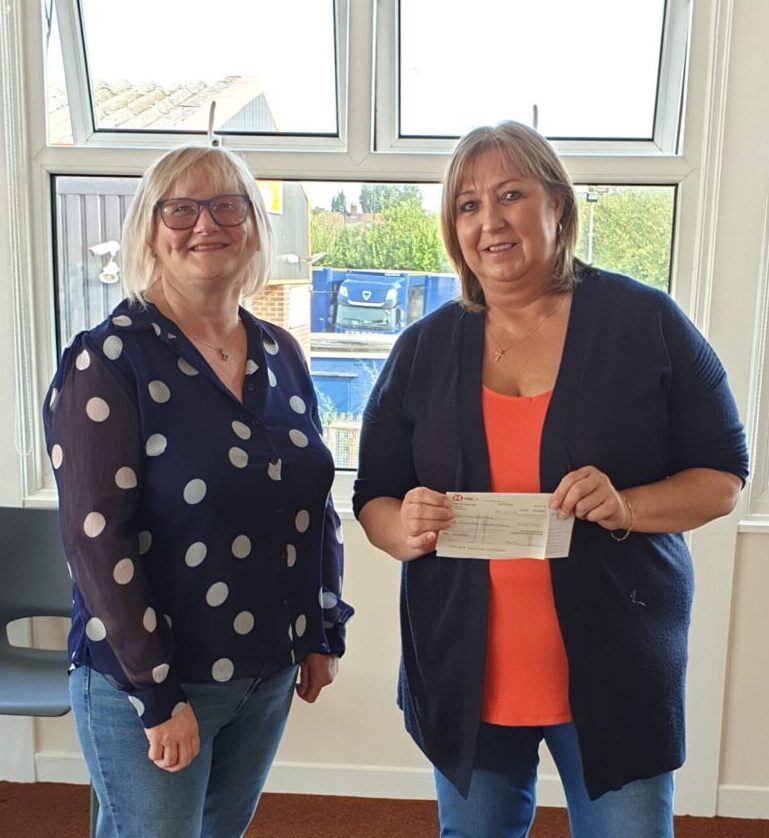 Pavers Foundation donates £500 to Women’s Crisis Project
